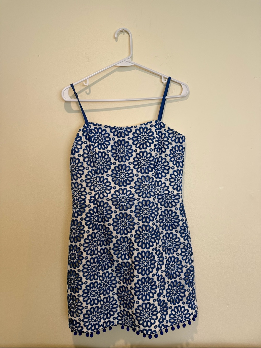 Lilly Pulitzer Blue & White Mini Dress with Bow in Back Size 4